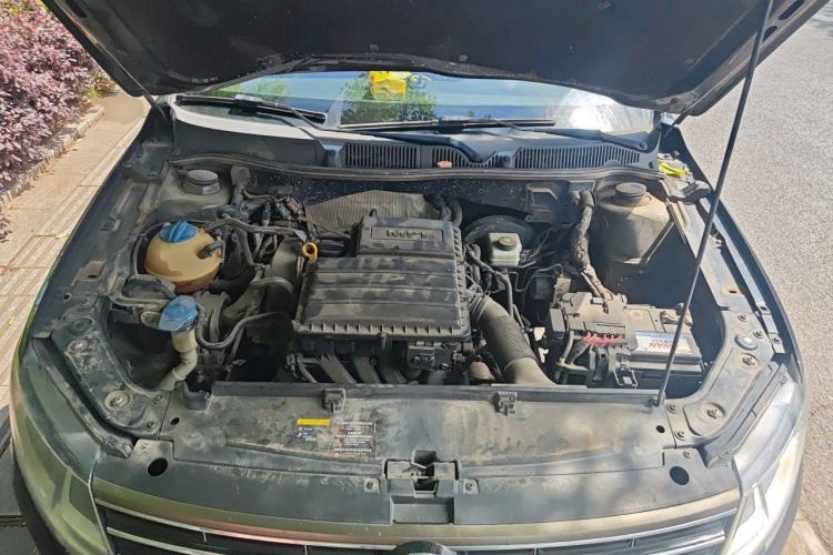 Used Volkswagen Lavida 2017 1.6L Manual Comfort Edition Engine Bay