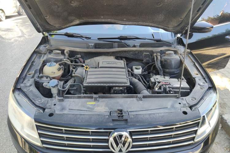 Used Volkswagen Lavida 2017 1.6L Automatic Comfort Edition Engine Bay