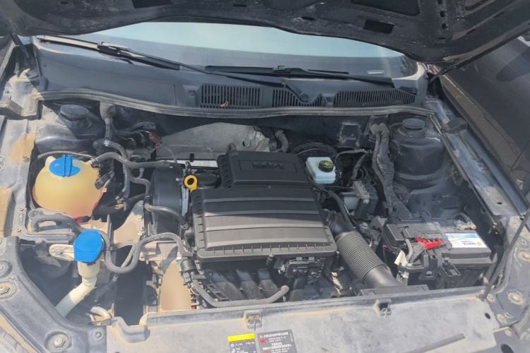Used Volkswagen Lavida 2017 1.6L Automatic Fashion Edition Engine Bay