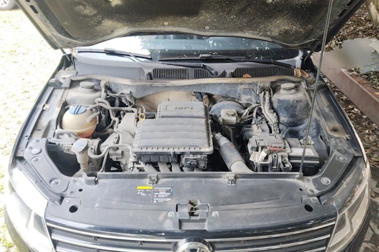 Used Volkswagen Lavida 2017 1.6L Manual Fashion Edition Engine Bay