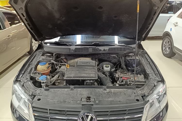 Used Volkswagen Lavida 2017 1.6L Automatic Fashion Edition Engine Bay