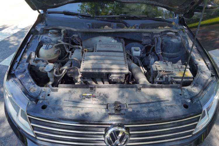 Used Volkswagen Lavida 2017 1.6L Automatic Fashion Edition Engine Bay