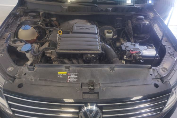 Used Volkswagen Lavida 2017 1.6L Automatic Fashion Edition Engine Bay
