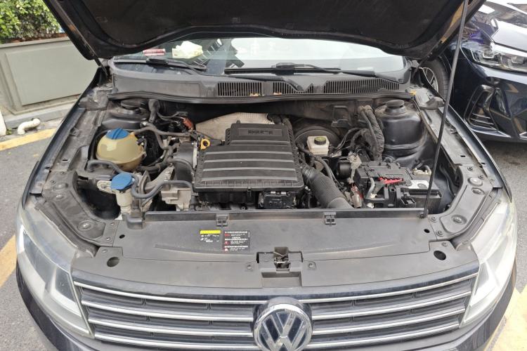 Used Volkswagen Lavida 2017 1.6L Automatic Fashion Edition Engine Bay