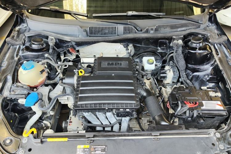 Used Volkswagen Lavida 2017 1.6L Automatic Fashion Edition Engine Bay