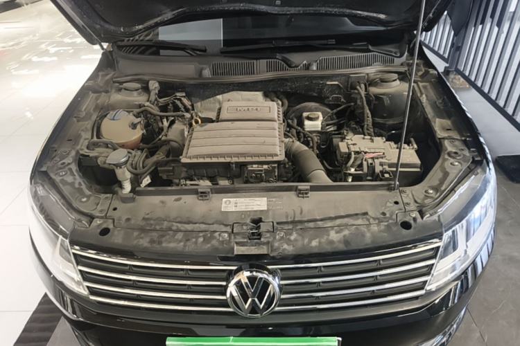 Used Volkswagen Lavida 2017 1.6L Manual Fashion Edition Engine Bay