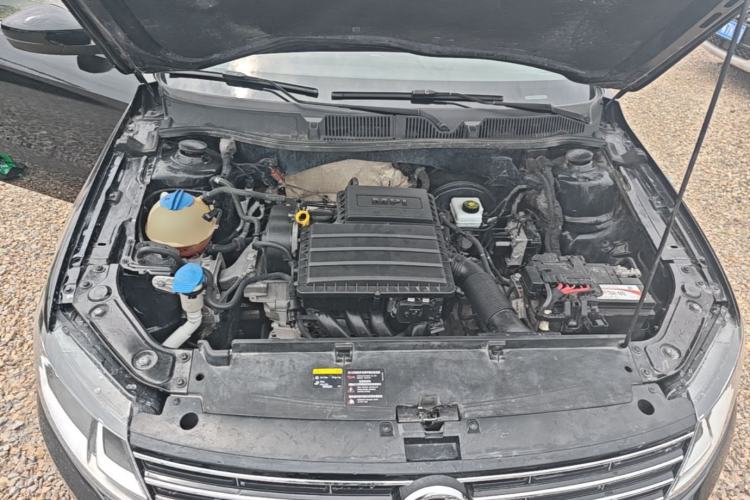 Used Volkswagen Lavida 2017 1.6L Automatic Comfort Edition Engine Bay