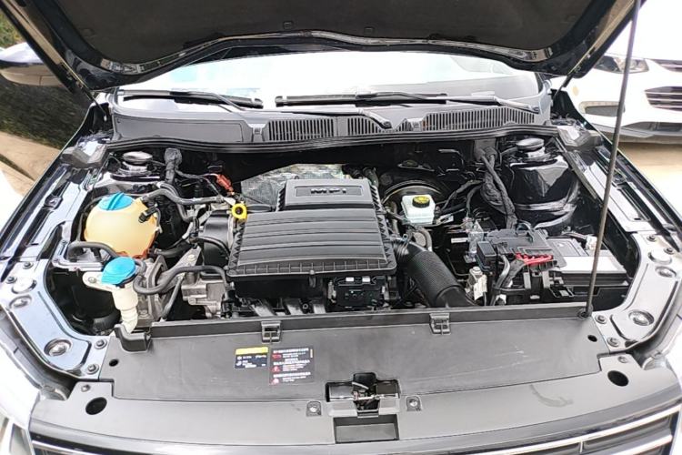 Used Volkswagen Lavida 2017 1.6L Manual Comfort Edition Engine Bay