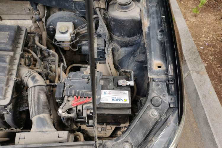 Used Volkswagen Lavida 2017 1.6L Manual Comfort Edition Engine Bay Left