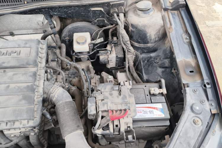 Used Volkswagen Lavida 2017 1.6L Automatic Comfort Edition Engine Bay Left