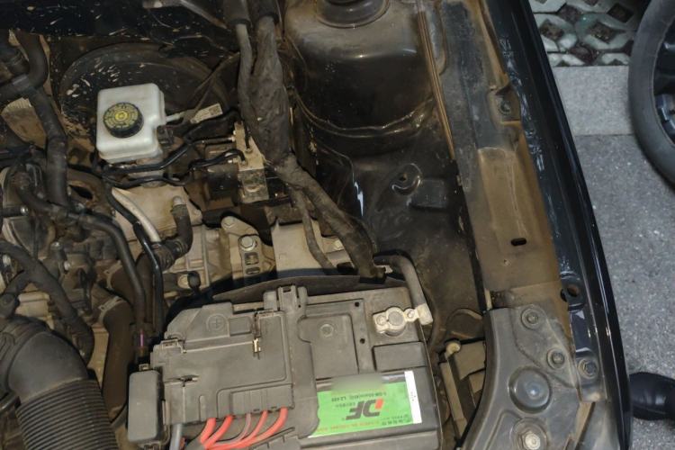 Used Volkswagen Lavida 2017 1.6L Automatic Comfort Edition Engine Bay Left