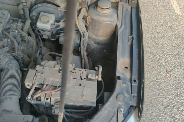 Used Volkswagen Lavida 2017 1.6L Manual Fashion Edition Engine Bay Left