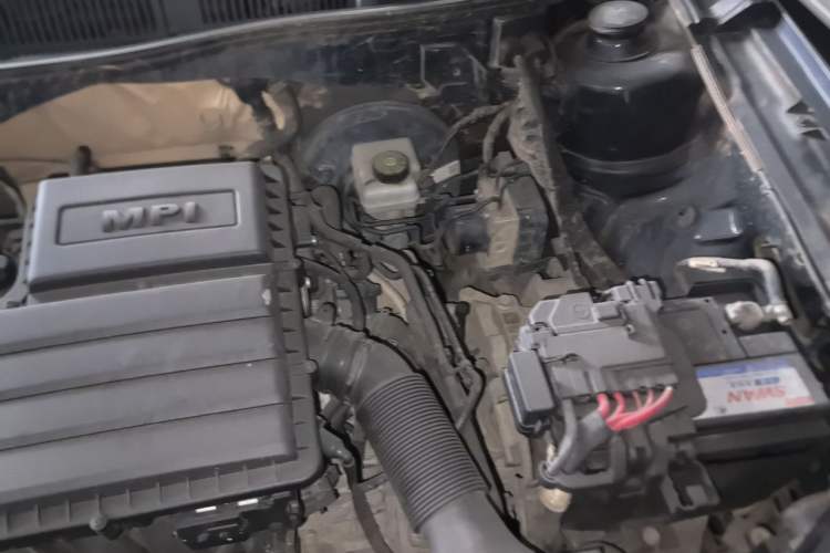 Used Volkswagen Lavida 2017 1.6L Automatic Comfort Edition Engine Bay Left