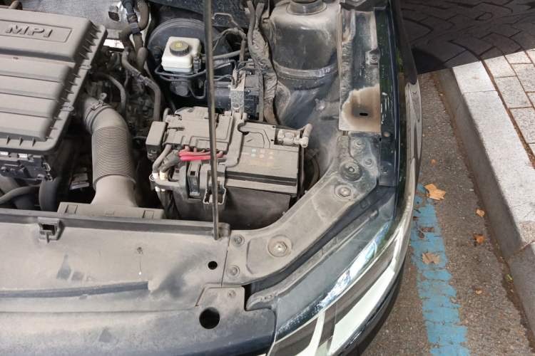 Used Volkswagen Lavida 2017 1.6L Manual Comfort Edition Engine Bay Left