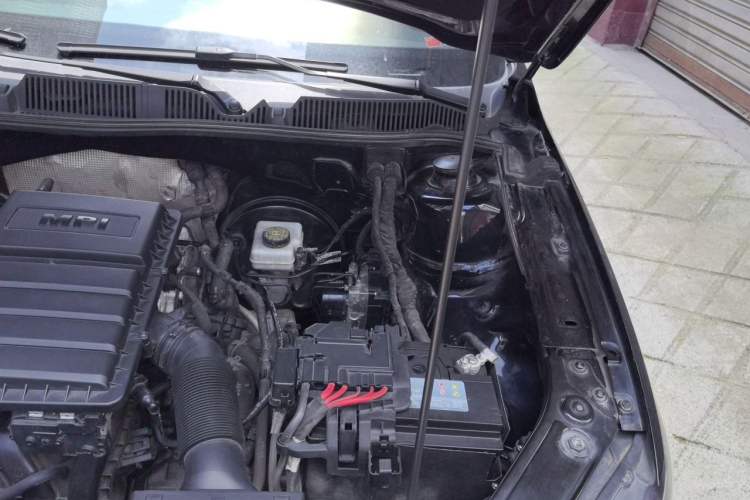 Used Volkswagen Lavida 2017 1.6L Automatic Comfort Edition Engine Bay Left