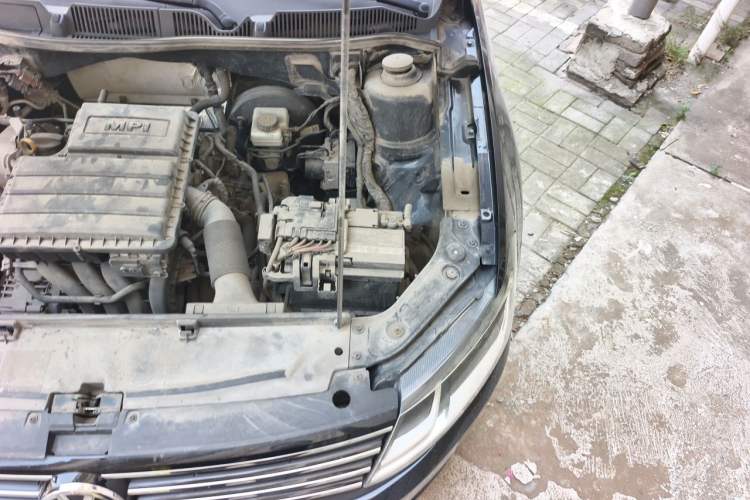 Used Volkswagen Lavida 2017 1.6L Automatic Fashion Edition Engine Bay Left