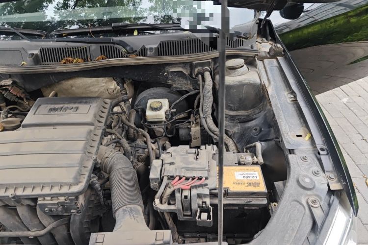 Used Volkswagen Lavida 2017 1.6L Automatic Comfort Edition Engine Bay Left