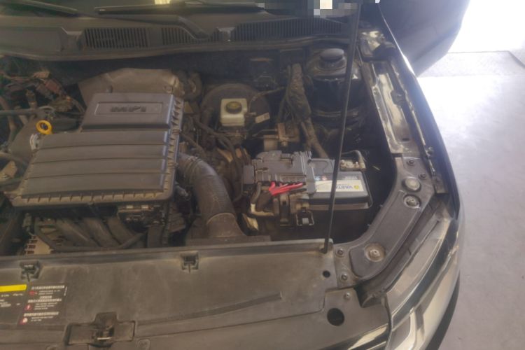 Used Volkswagen Lavida 2017 1.6L Automatic Fashion Edition Engine Bay Left