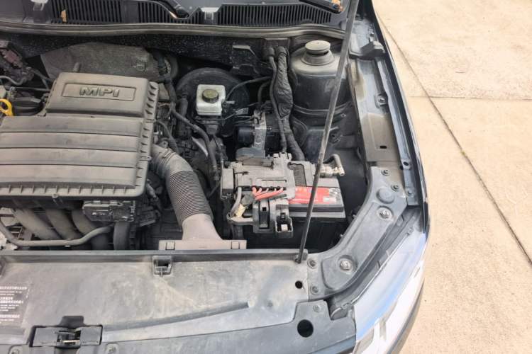 Used Volkswagen Lavida 2017 1.6L Automatic Fashion Edition Engine Bay Left