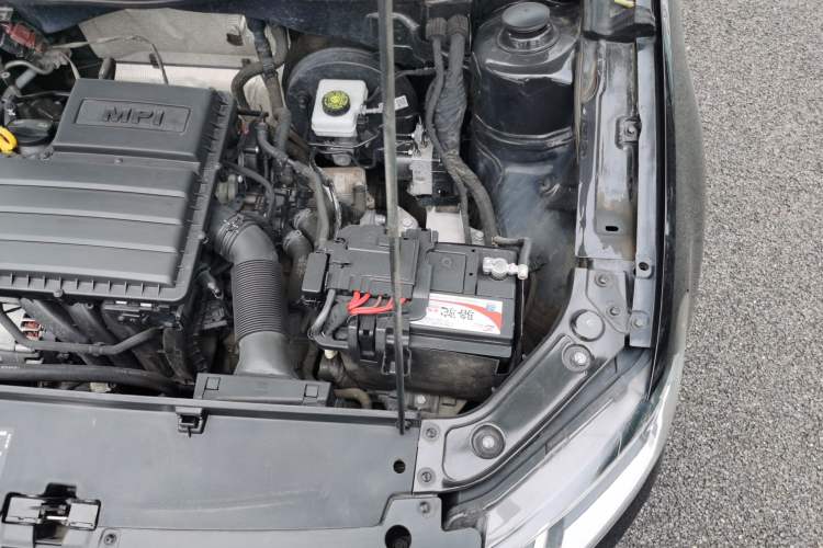 Used Volkswagen Lavida 2017 1.6L Automatic Comfort Edition Engine Bay Left