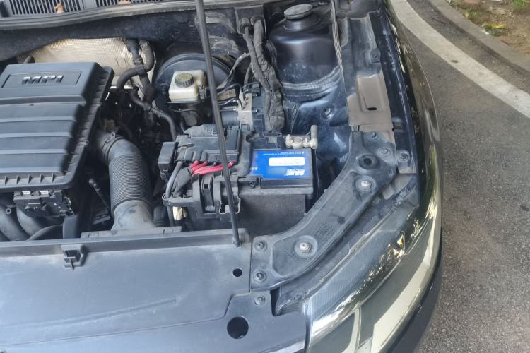 Used Volkswagen Lavida 2017 1.6L Automatic Comfort Edition Engine Bay Left