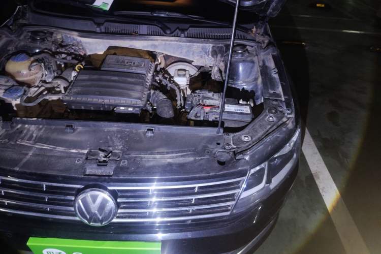 Used Volkswagen Lavida 2017 1.6L Automatic Comfort Edition Engine Bay Left