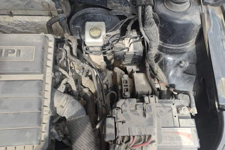 Used Volkswagen Lavida 2017 1.6L Automatic Fashion Edition Engine Bay Left