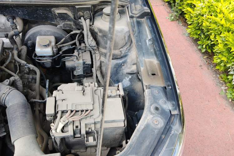 Used Volkswagen Lavida 2017 1.6L Manual Fashion Edition Engine Bay Left