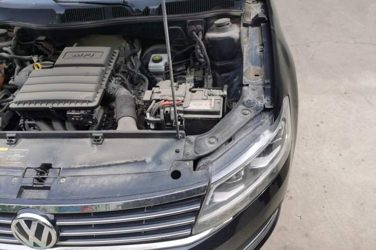Used Volkswagen Lavida 2017 1.6L Manual Comfort Edition Engine Bay Left