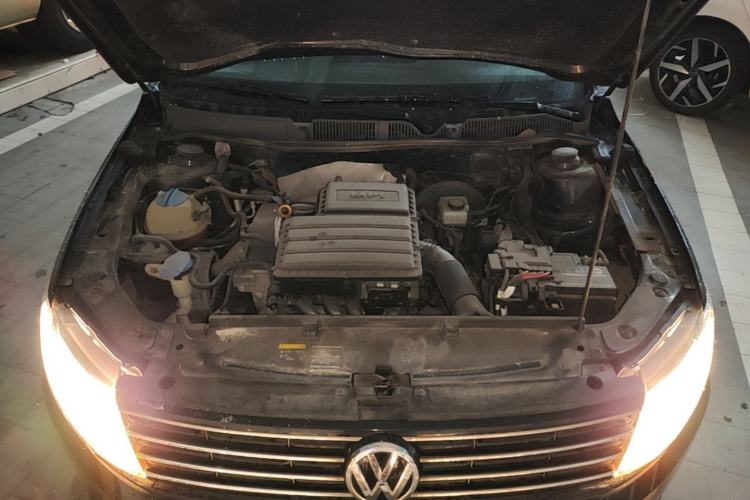 Used Volkswagen Lavida 2017 1.6L Manual Comfort Edition Engine Bay