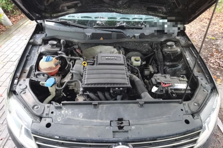 Used Volkswagen Lavida 2017 1.6L Automatic Fashion Edition Engine Bay