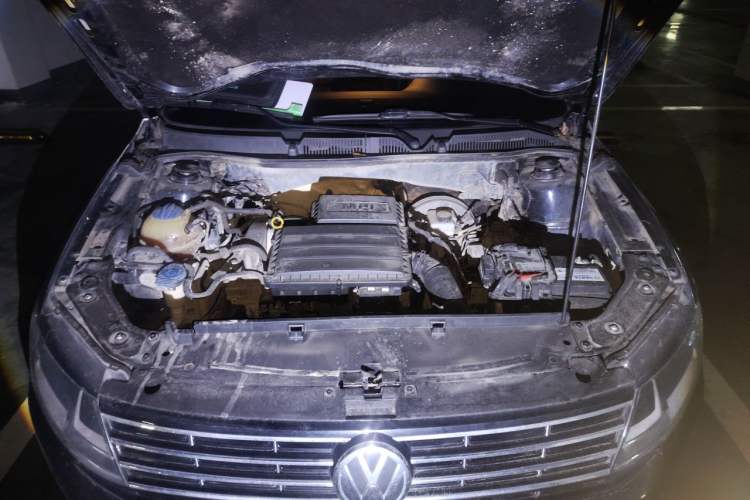 Used Volkswagen Lavida 2017 1.6L Automatic Comfort Edition Engine Bay