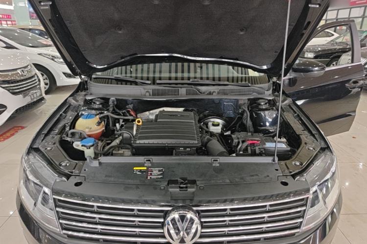 Used Volkswagen Lavida 2017 1.6L Automatic Comfort Edition Engine Bay