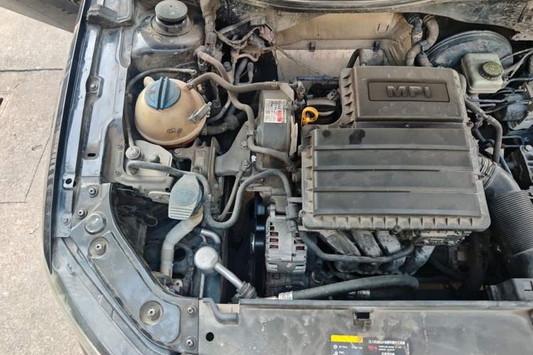 Used Volkswagen Lavida 2017 1.6L Manual Fashion Edition Engine Bay Right