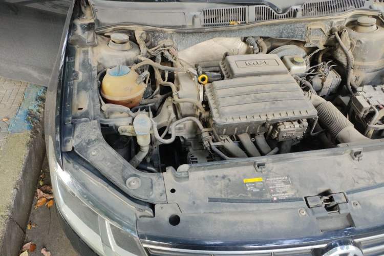 Used Volkswagen Lavida 2017 1.6L Automatic Comfort Edition Engine Bay Right