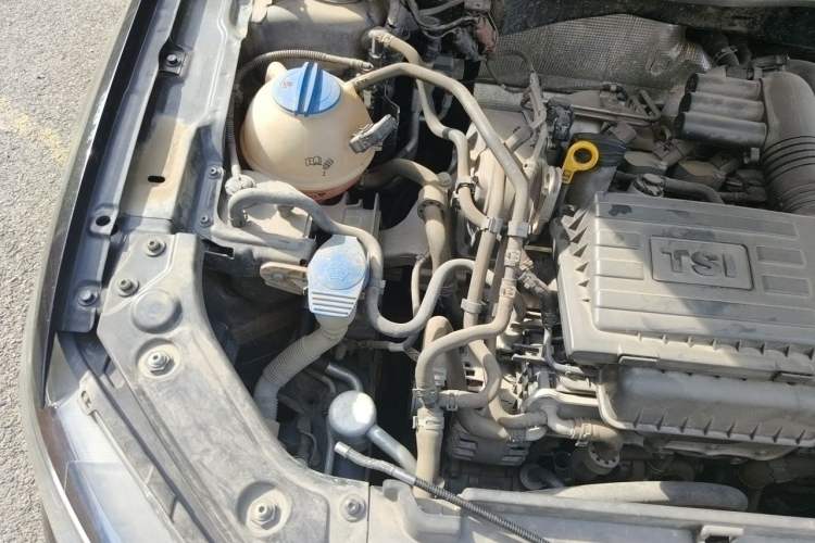 Used Volkswagen Lavida 2017 230TSI DSG Comfort Edition Engine Bay Right