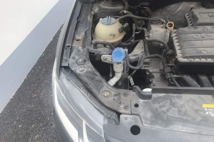 Used Volkswagen Lavida 2017 1.6L Automatic Comfort Edition Engine Bay Right