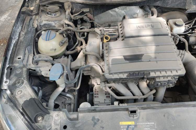 Used Volkswagen Lavida 2017 1.6L Manual Fashion Edition Engine Bay Right