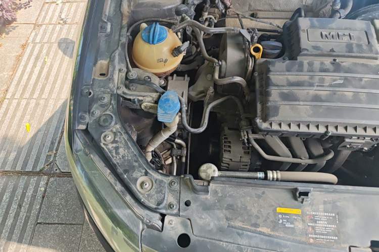 Used Volkswagen Lavida 2017 1.6L Manual Comfort Edition Engine Bay Right