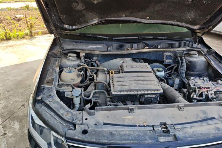 Used Volkswagen Lavida 2017 1.6L Manual Fashion Edition Engine Bay Right
