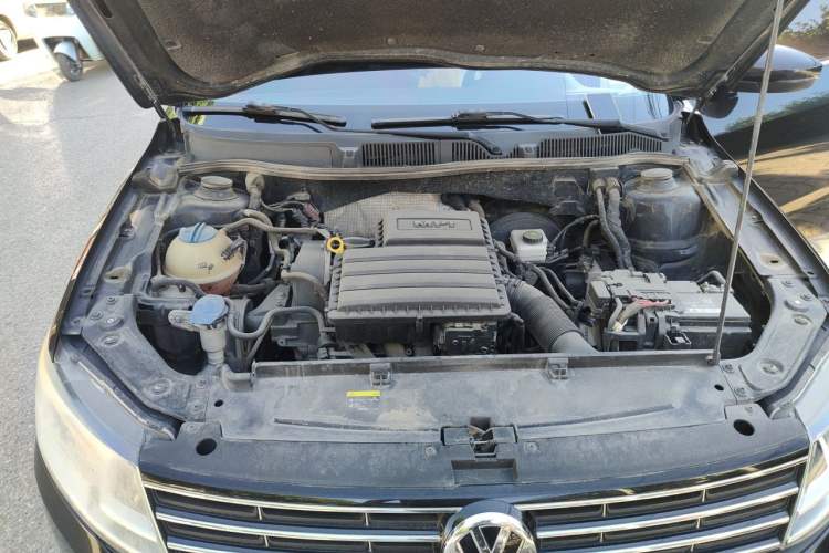 Used Volkswagen Lavida 2017 1.6L Automatic Comfort Edition Engine Bay Right