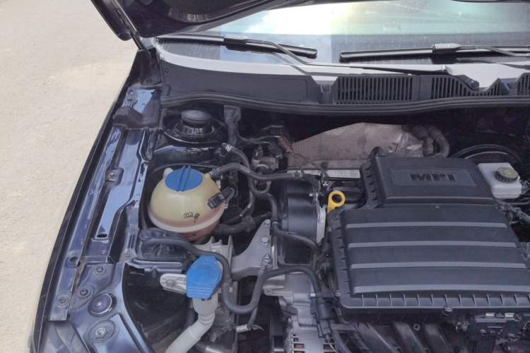 Used Volkswagen Lavida 2017 1.6L Automatic Comfort Edition Engine Bay Right
