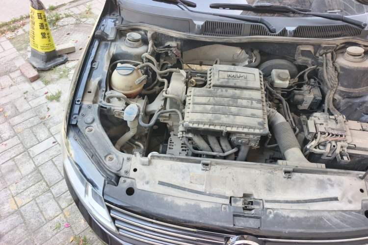 Used Volkswagen Lavida 2017 1.6L Automatic Fashion Edition Engine Bay Right