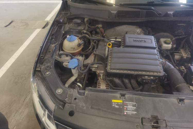Used Volkswagen Lavida 2017 1.6L Automatic Fashion Edition Engine Bay Right