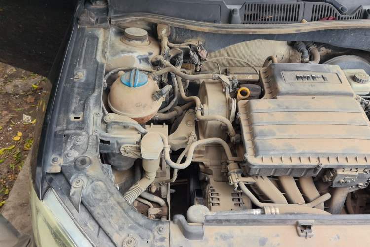 Used Volkswagen Lavida 2017 1.6L Automatic Fashion Edition Engine Bay Right