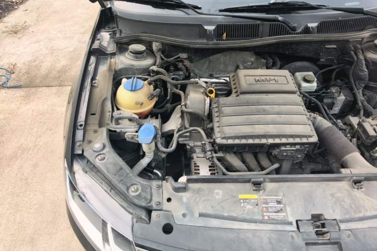 Used Volkswagen Lavida 2017 1.6L Automatic Fashion Edition Engine Bay Right