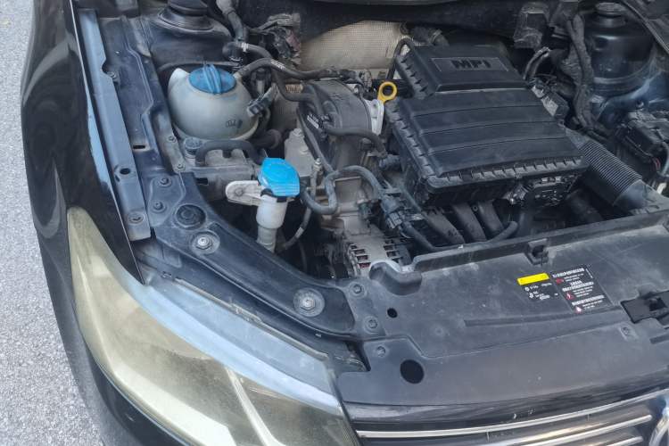 Used Volkswagen Lavida 2017 1.6L Automatic Comfort Edition Engine Bay Right