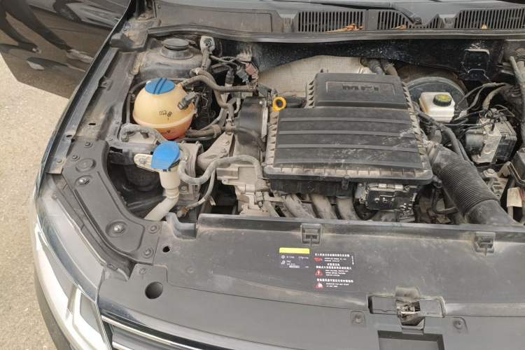 Used Volkswagen Lavida 2017 1.6L Automatic Comfort Edition Engine Bay Right