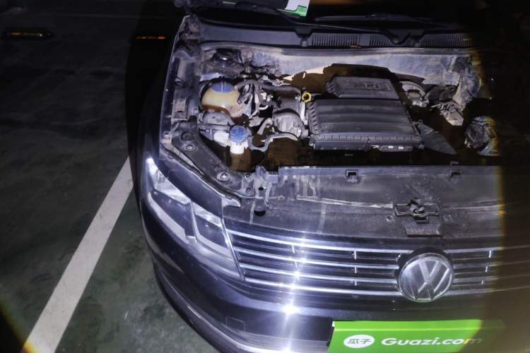 Used Volkswagen Lavida 2017 1.6L Automatic Comfort Edition Engine Bay Right