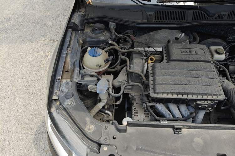 Used Volkswagen Lavida 2017 1.6L Automatic Comfort Edition Engine Bay Right